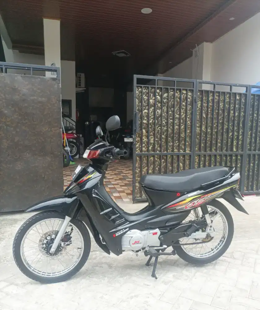 Suzuki Tornado GS