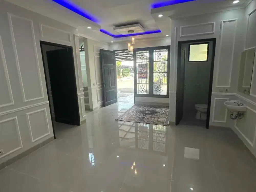 Dijual Rumah 2 lantai @Latinos BSD Lokasi Ramai Harga Dibawah 1.5 M