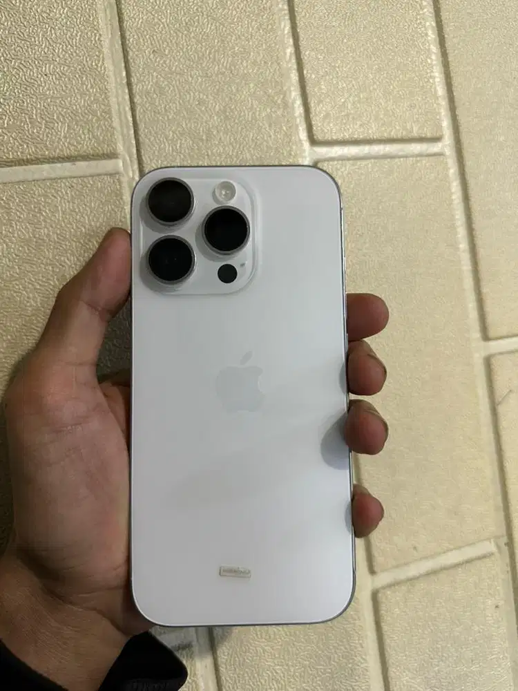 iPhone 16 Pro 128 GB Putih Resmi IBOX Garansi ON
