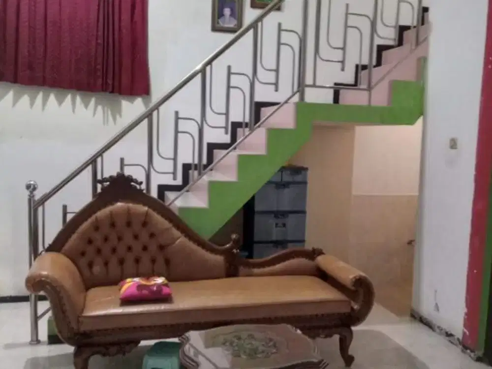 JUAL Rumah 1,5 lantai PLOSO TIMUR