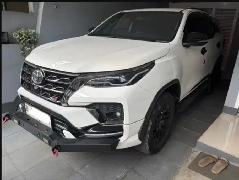 Toyota Fortuner 2.8 VRZ GR Sport-AT 2024