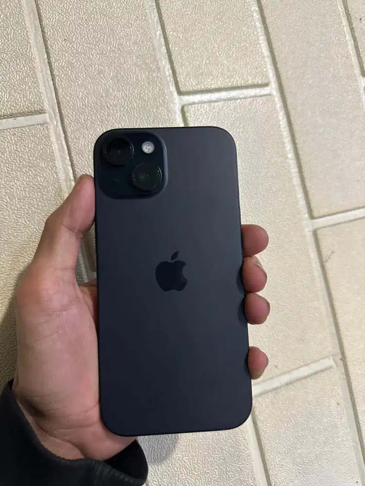 iPhone 15 128 GB Hitam Resmi IBOX