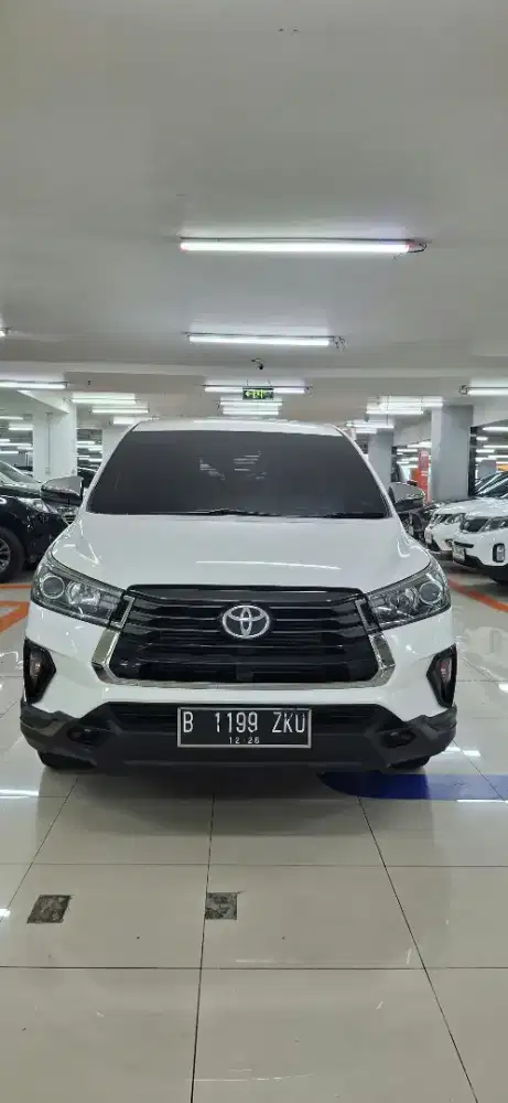 Toyota innova venturer 2021 diesel putih tgn 1 pribadi mulus apik