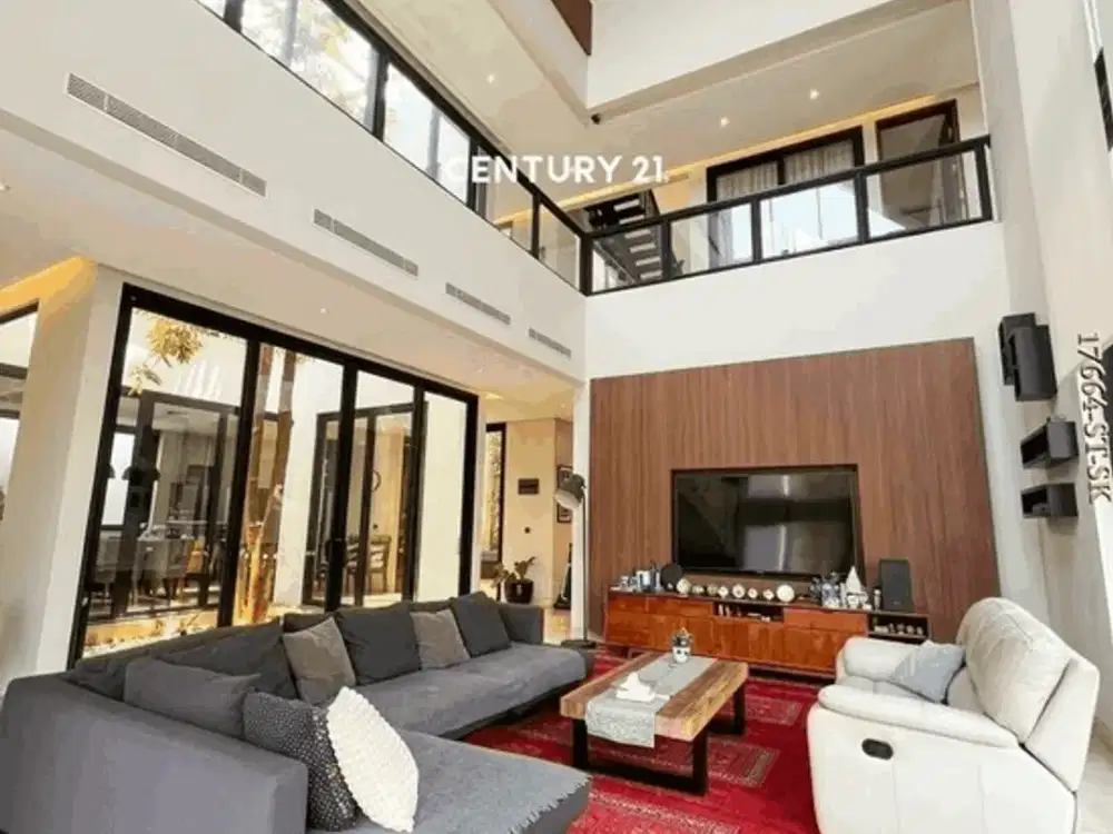 Dijual rumah mewah 3 lantai desain minimalis dengan kolam renang di Bintaro sektor 9