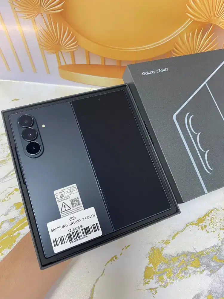 Samsung Galaxy Z Fold7 12/512GB
Warna : Jet Black