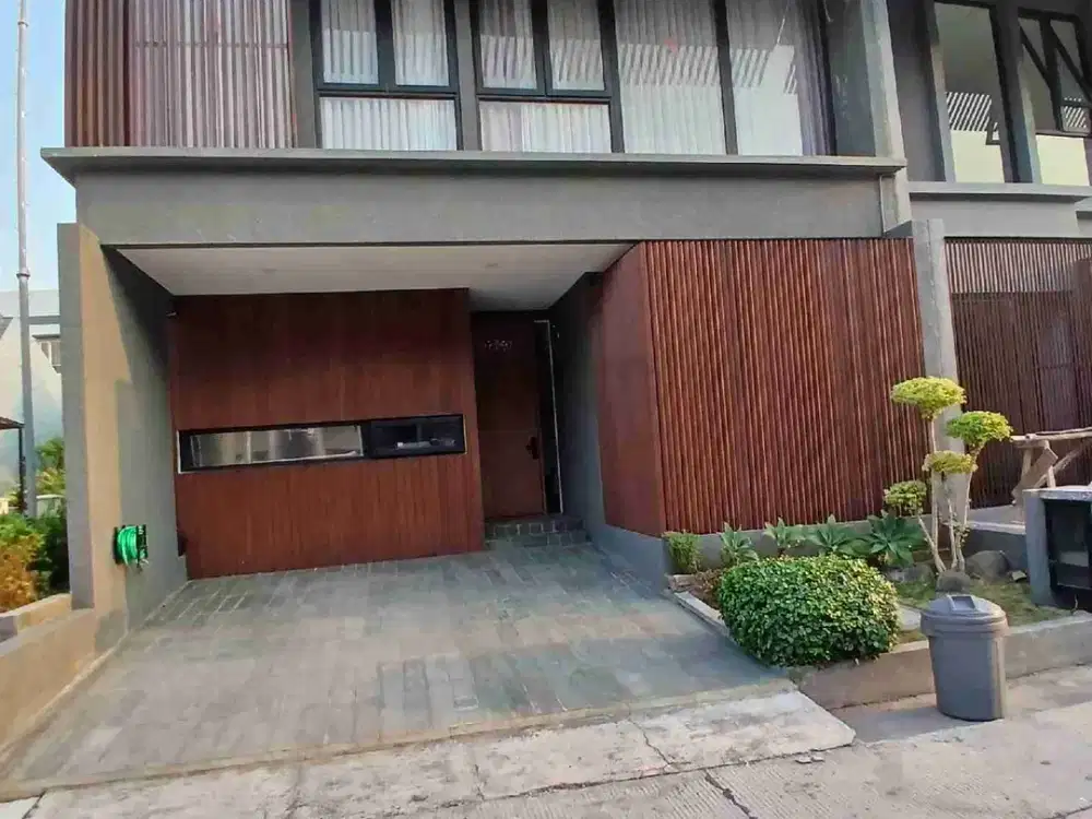 Dijual rumah 2lantai strategis Adivasa Semarang