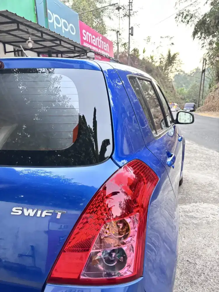 SWIFT TANGAN PERTAMA