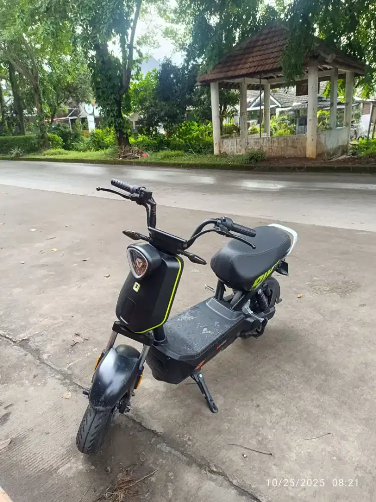 Dijual Yadea XBull pembelian Oct 2025
