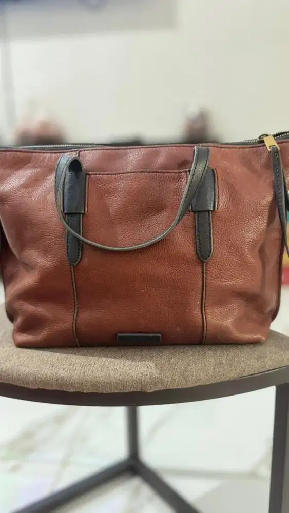 Tas Fossil warna brown