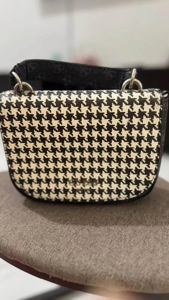 Tas guess mini lucu