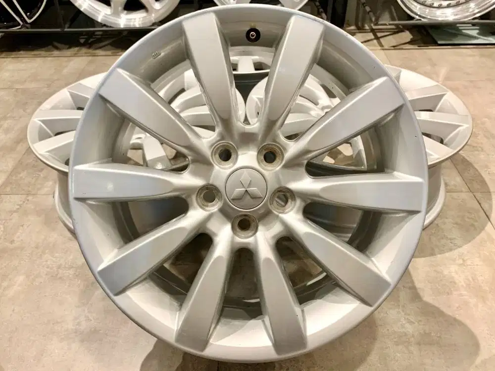 Velg OEM Mitsubishi Lancer Evo X, R-18, Lebar 7, PCD 5x114