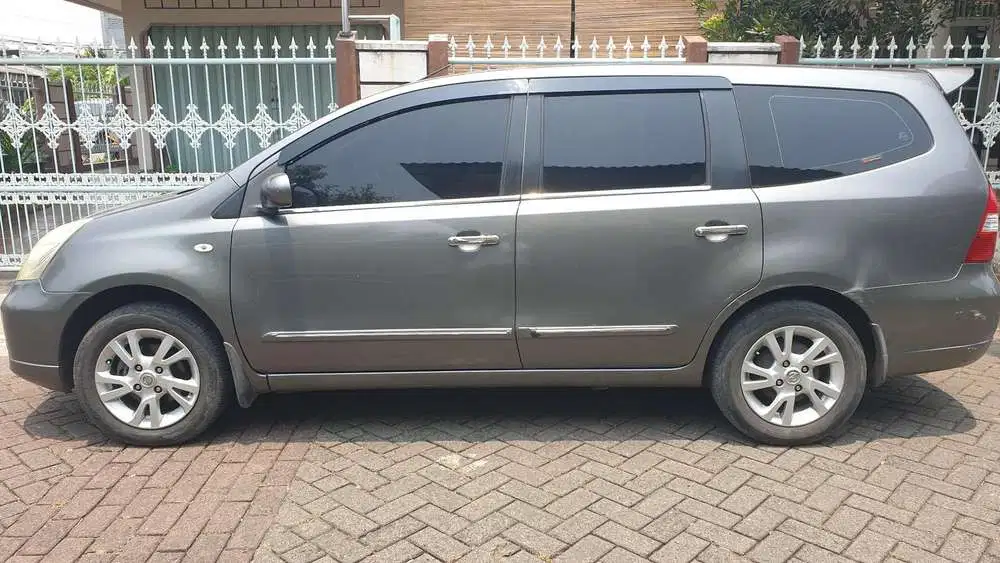 Nissan Grand livina 2011 Bensin