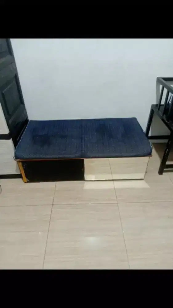 sofa warna biru navi 2 dudukan