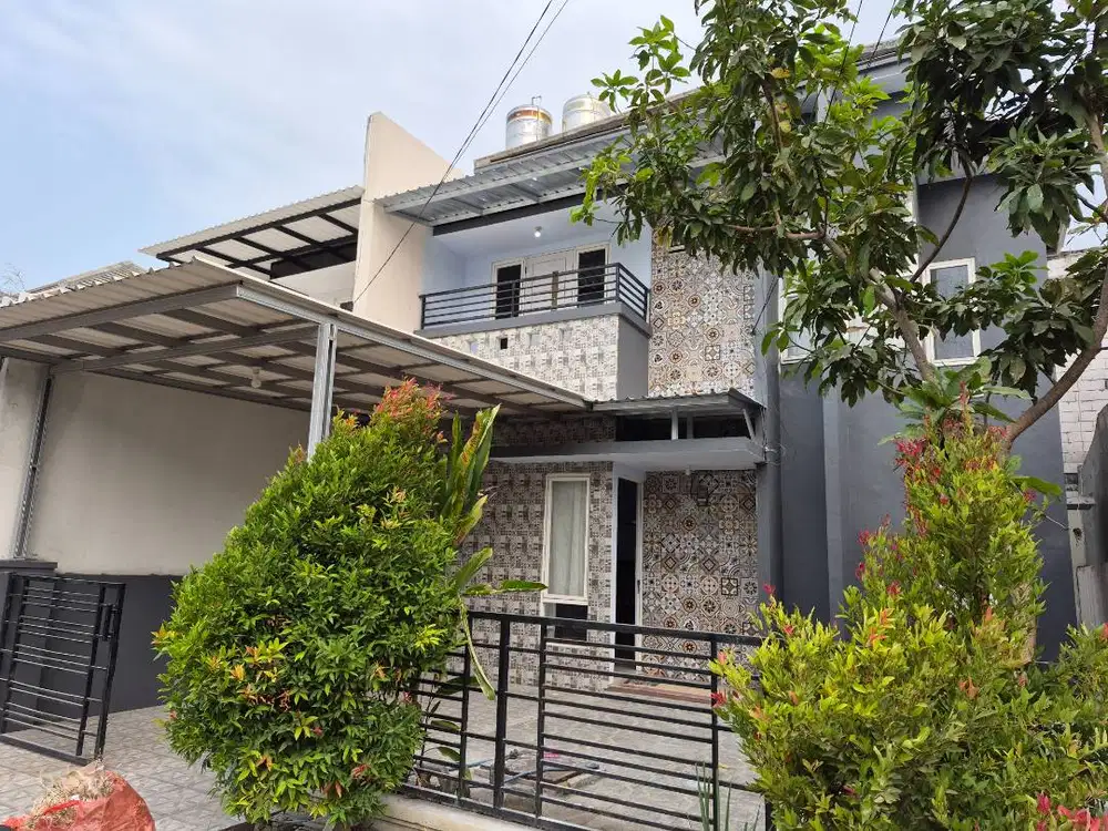 DISEWAKAN MURAH RUMAH 2 LANTAI FURNISHED – MERR SURABAYA TIMUR