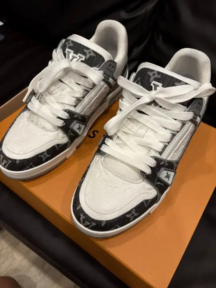 Louis Vuitton LV Trainer Sneaker Grey Size 43 EU Original