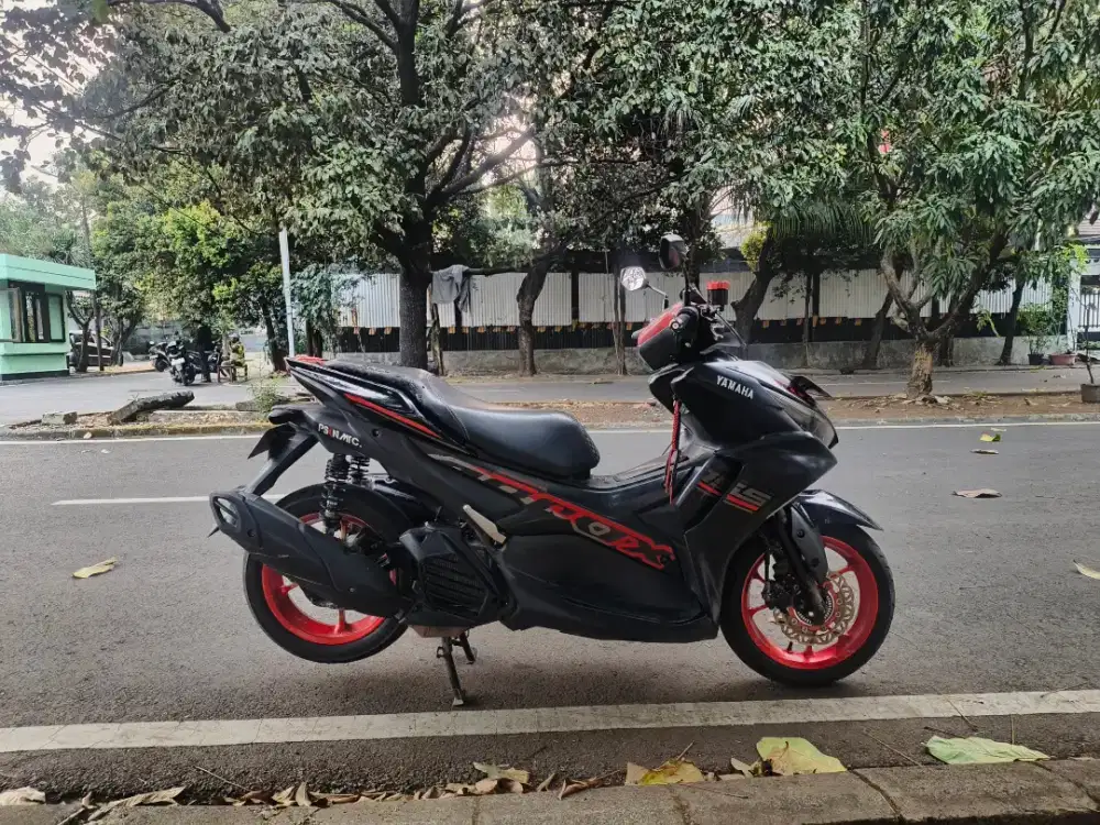 Yamaha Aerox New 2022 Hitam