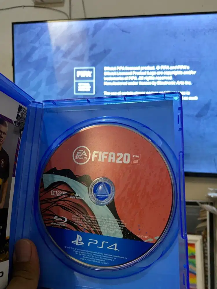 kaset BD ps4 FIFA 20 sangat mulus fungsi baik