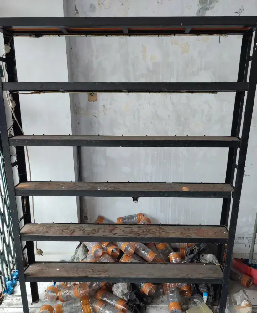 Rak pajangan ikan