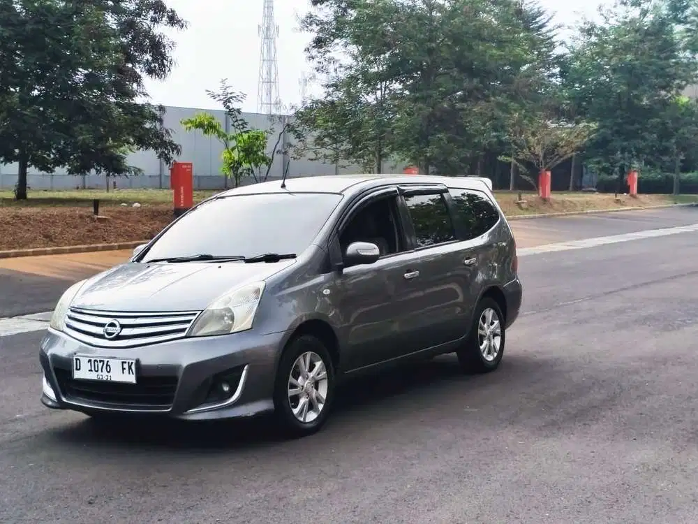 Nissan Grand livina 2013 Bensin