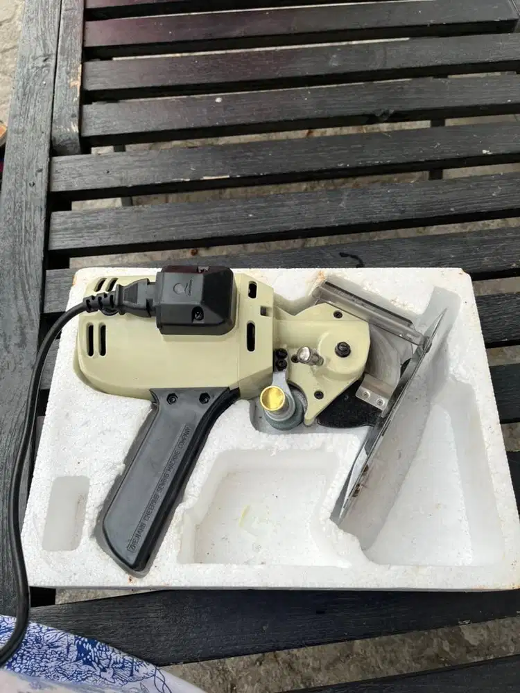 Mesin Potong bahan kain octa RC 100 Octa