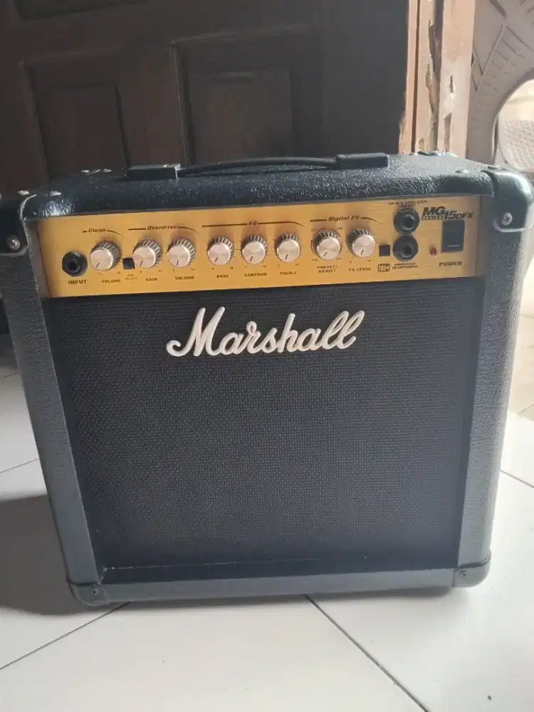 Ampli marsall MG15DFX