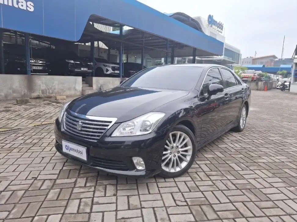 KM Rendah - Toyota Crown 2.5 Royal Saloon Bensin-AT 2013