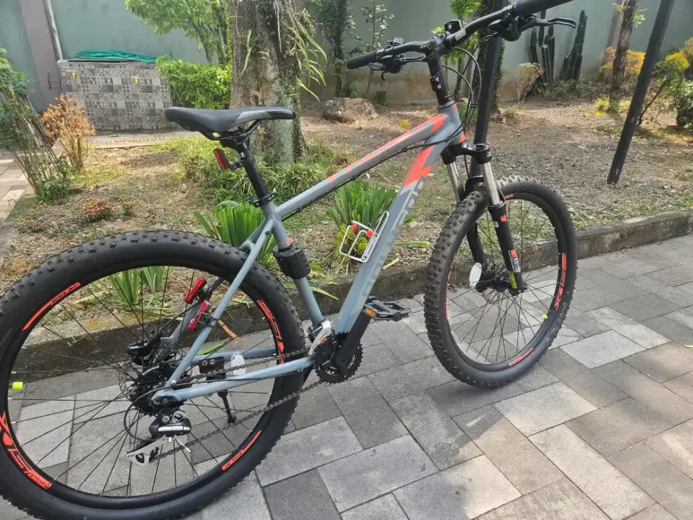 SEPEDA MTB POLYGON PREMIER 4