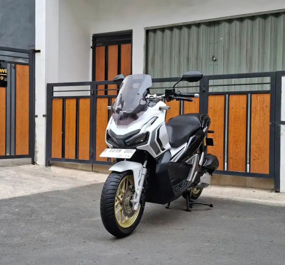 Honda ADV 150 ABS ISS (Tipe Tertinggi) MULUSSS Surat Lengkap