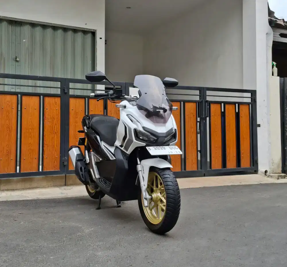 Honda ADV 150 ABS ISS (Tipe Tertinggi) MULUSSS Surat Lengkap
