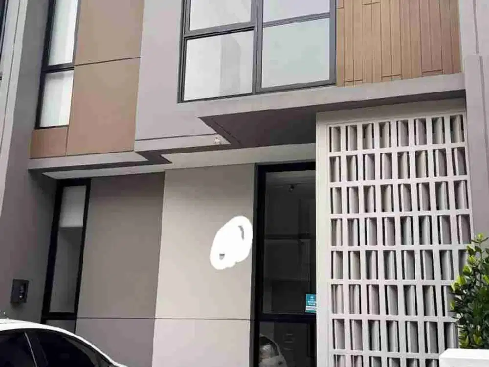 Dijual Rumah Renovasi Semi Furnished di Cluster Viola Crown Gading Bekasi