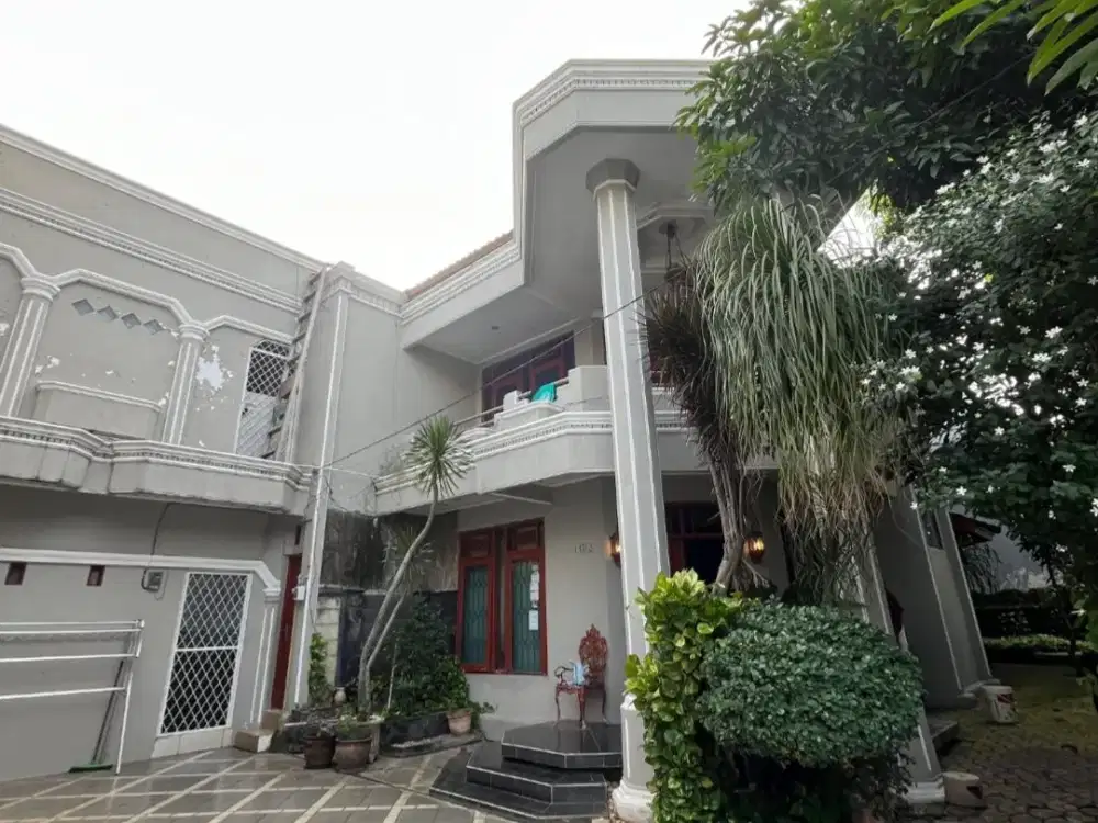 JK556 Rumah Megah Strategis Dalam Komplek Kavling DKI di Duren Sawit