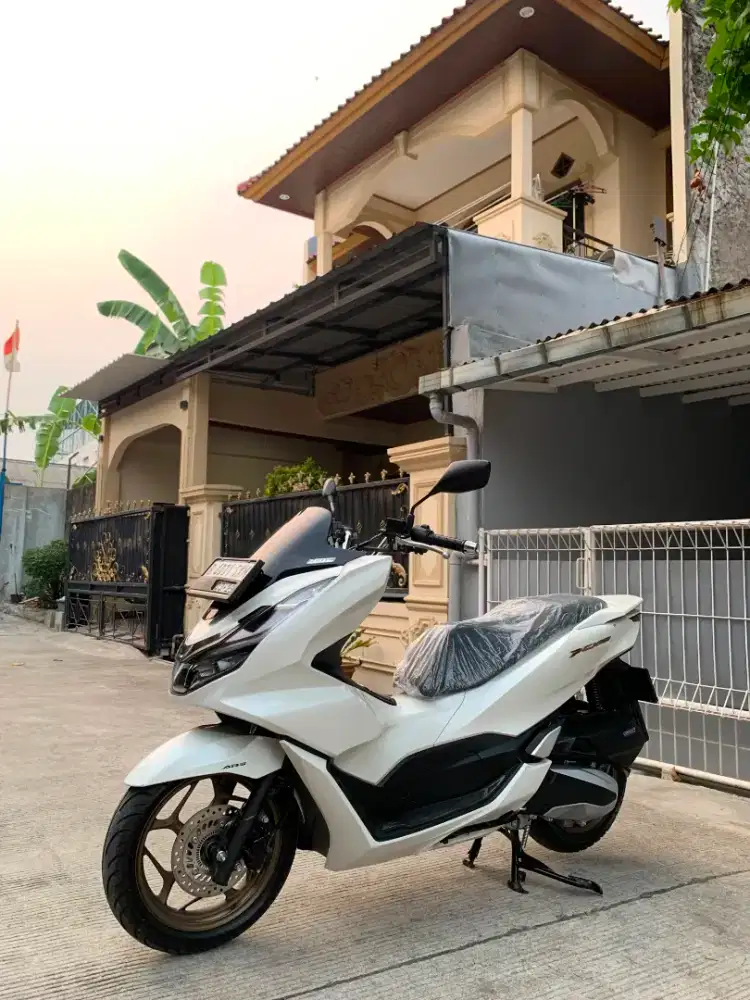HONDA PCX 160 ABS 2024 KM 10 RB ISTIMEWA
