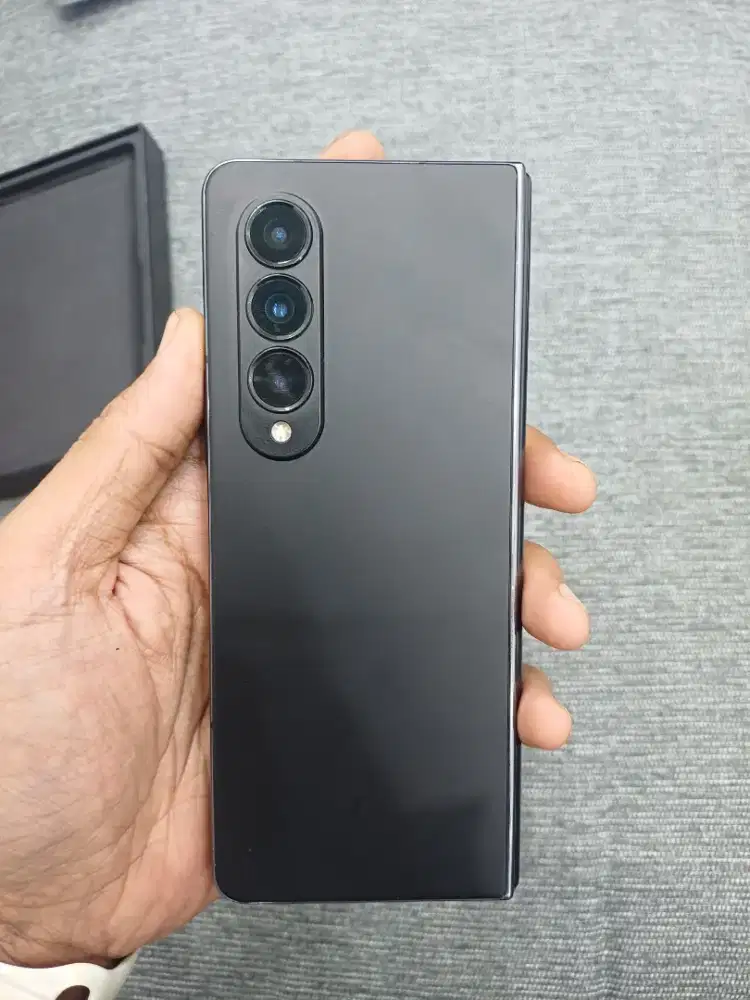 Samsung galaxy Z Fold 4 ram 12/1TB