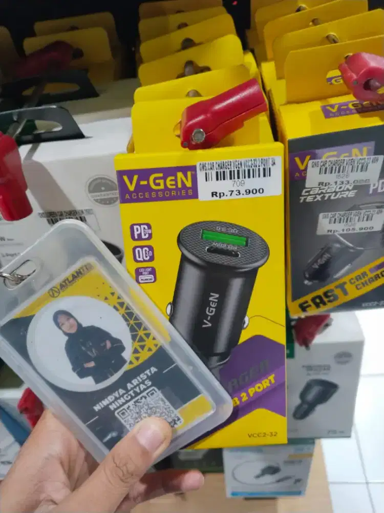 Car charger ATLANTIS DAHSYAT