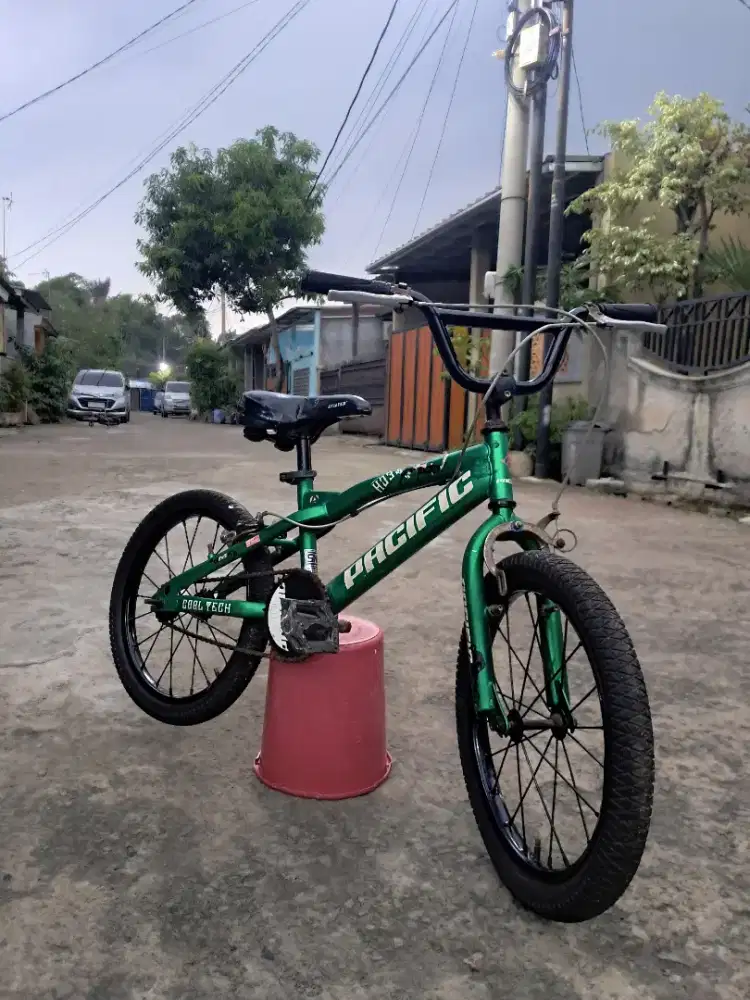 Sepeda PACIFIC 18