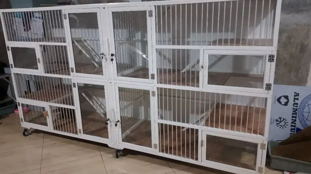 kandang kucing alumunium