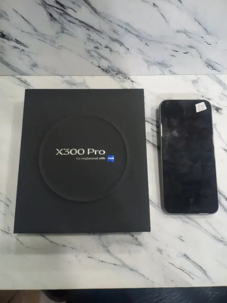 Second Vivo X300 Pro 5G ex display 16+16/512GB garansi November 2026 l