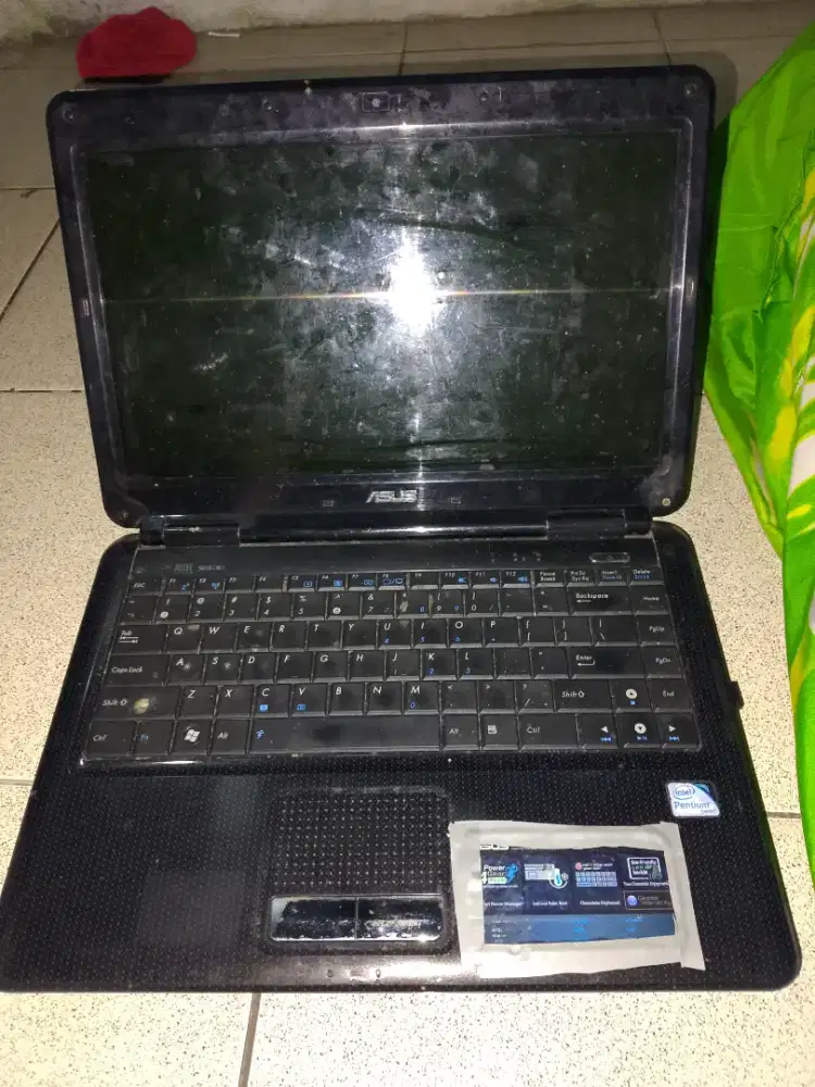 Asus K40 Pentium Minus Charger + LCD Noda Sejari Kanibalan