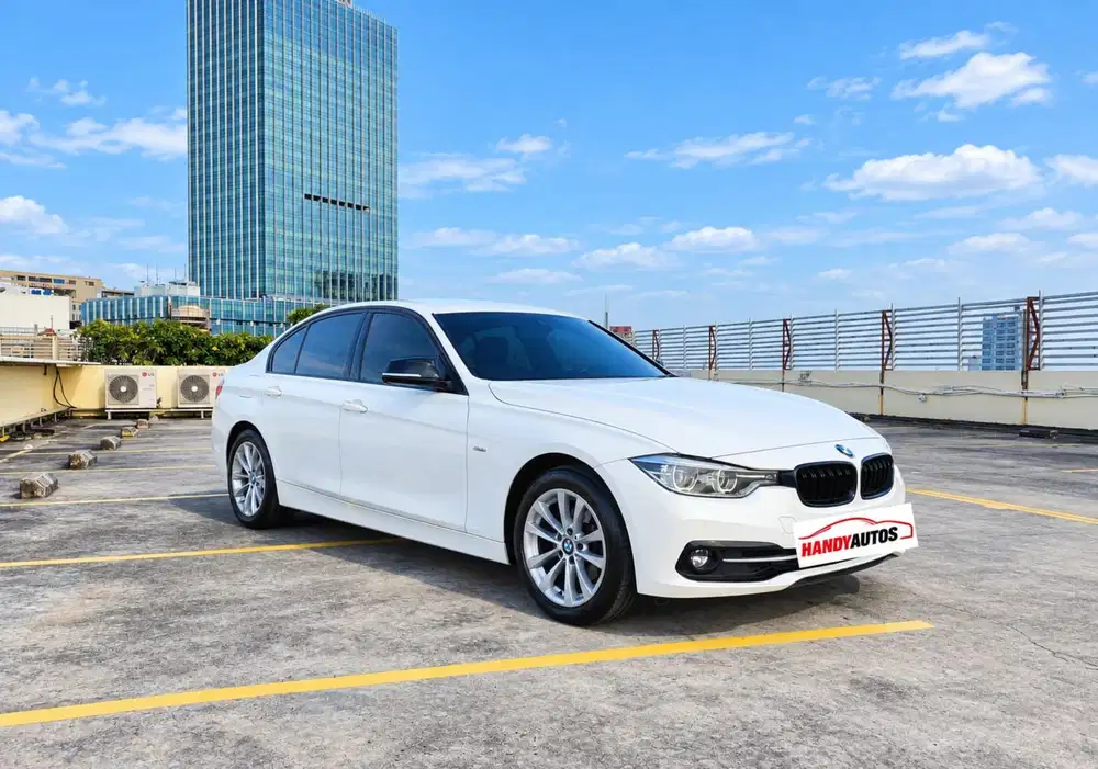 BMW 320i Sport 2018 Automatic Putih Metalik