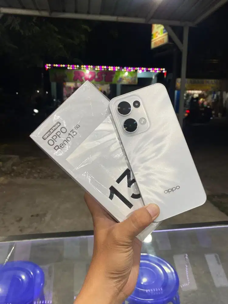 Oppo Reno 13 5G 12/256gb Second Lengkap Ori Normal