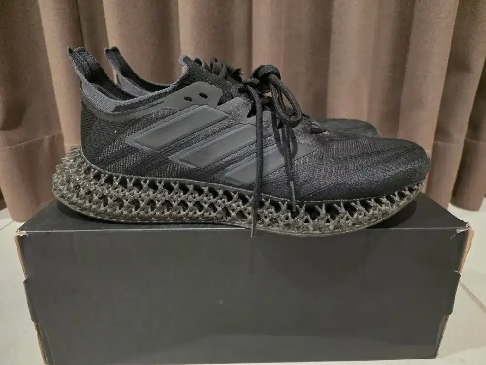 Sepatu Adidas 4dfwd boost size 42