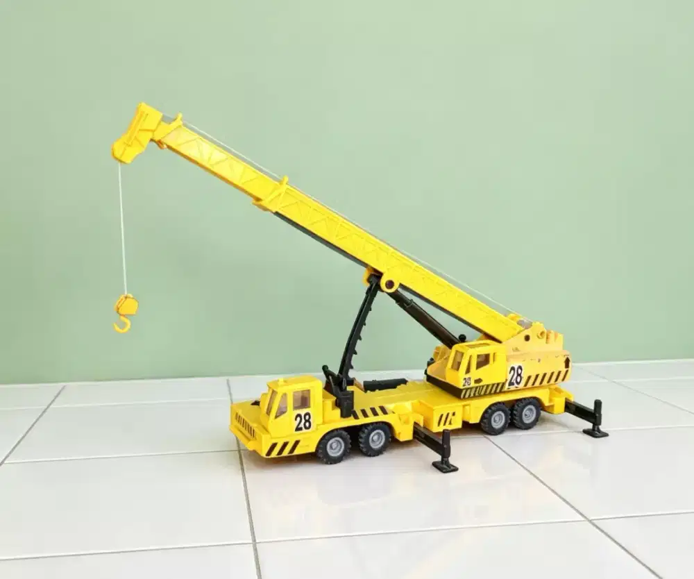 Mainan diecast truck crane