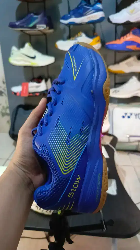 Sepatu bulutangkis no brand