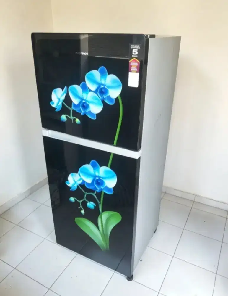 Di jual kulkas 2 Pintu merek Politron