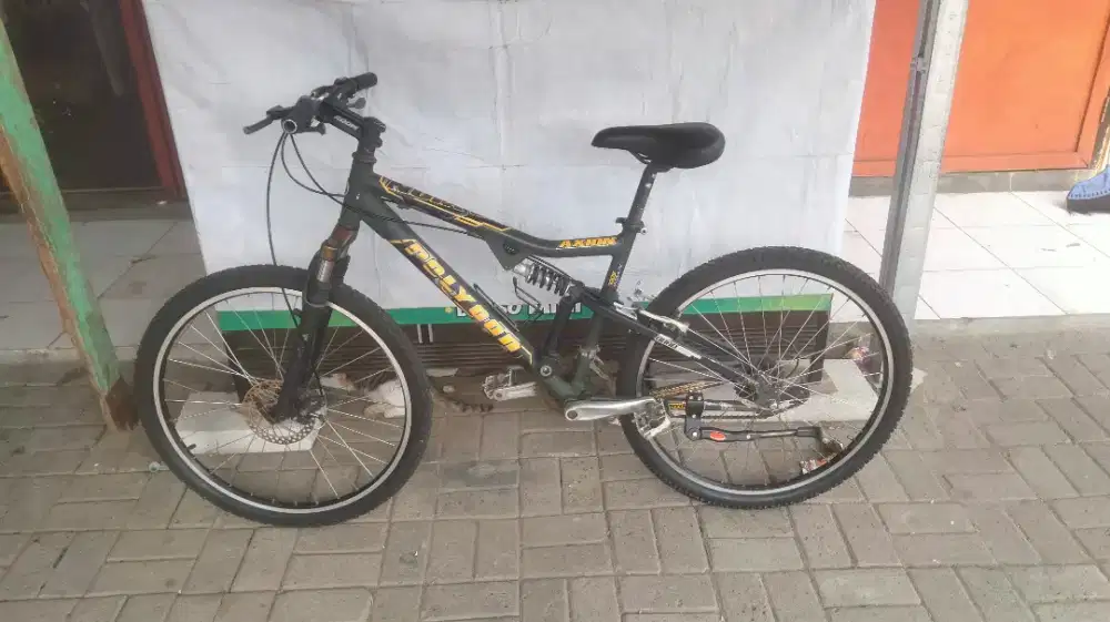 Di jual sepeda gunung polygon uk 26 aloy