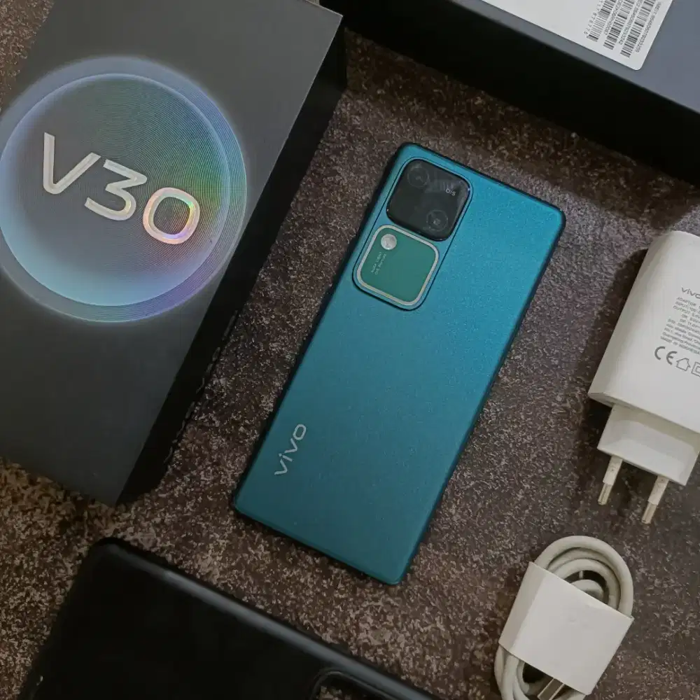 Vivo V30 5G (12/512) Mulus Lengkap Original
