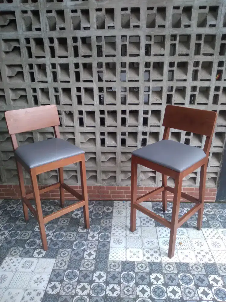kursi bar kayu solid eks hollywing bar