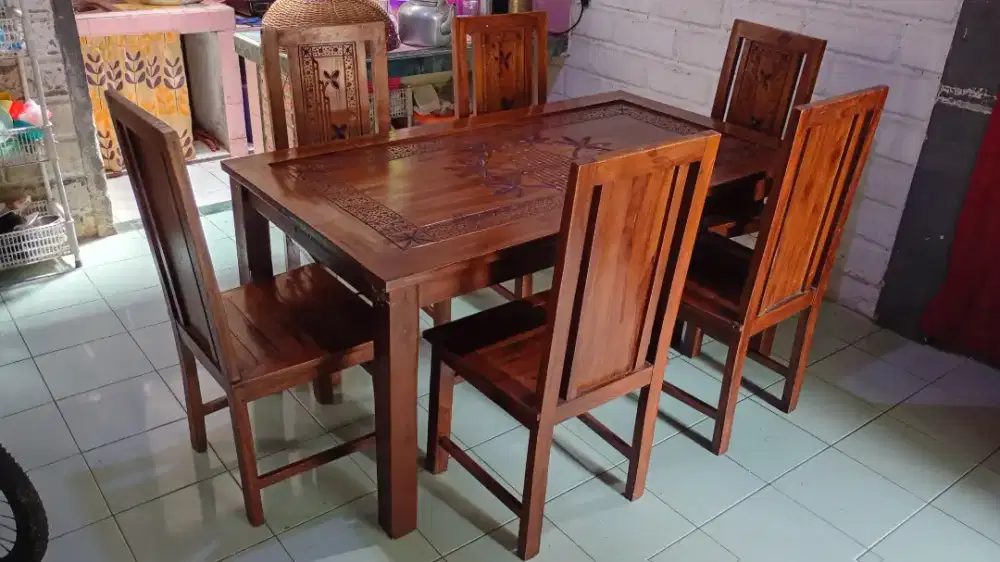 Meja makan full kayu berkualitas