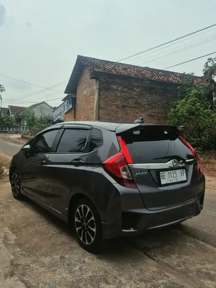 Mobil pribadi jaz