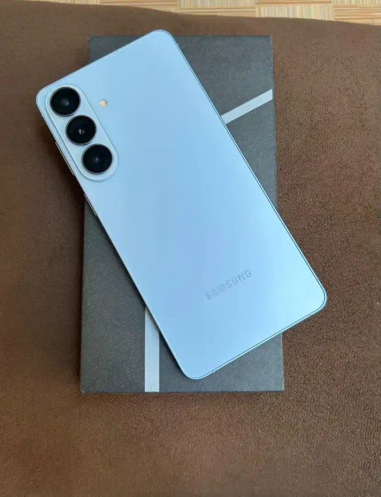 Samsung S26 plus 5g 12/256 gb